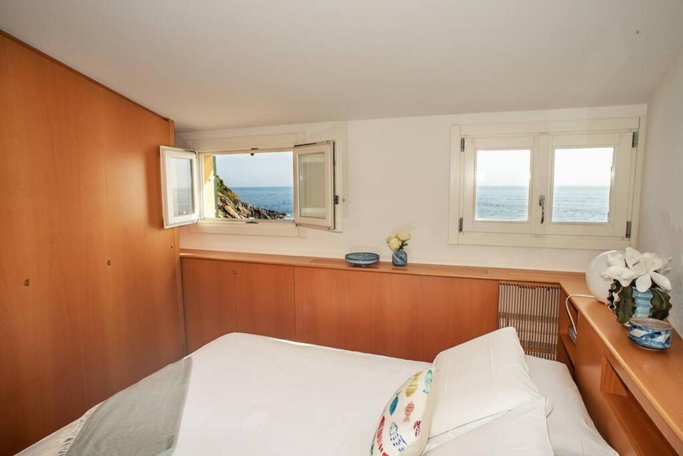 Il Ciasso Romantic Seafront Escape ヴェルナッツァ エクステリア 写真