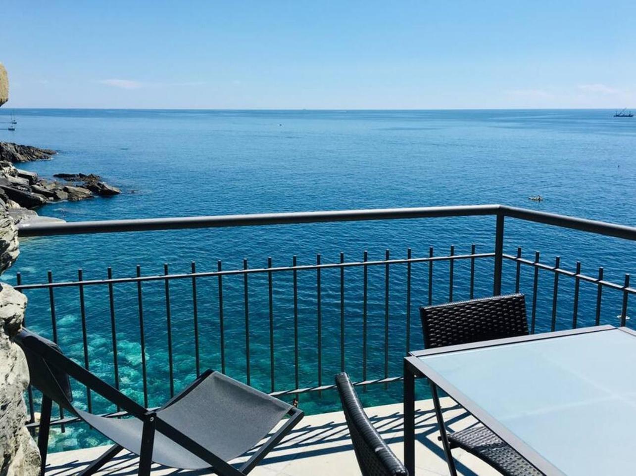 Il Ciasso Romantic Seafront Escape ヴェルナッツァ エクステリア 写真